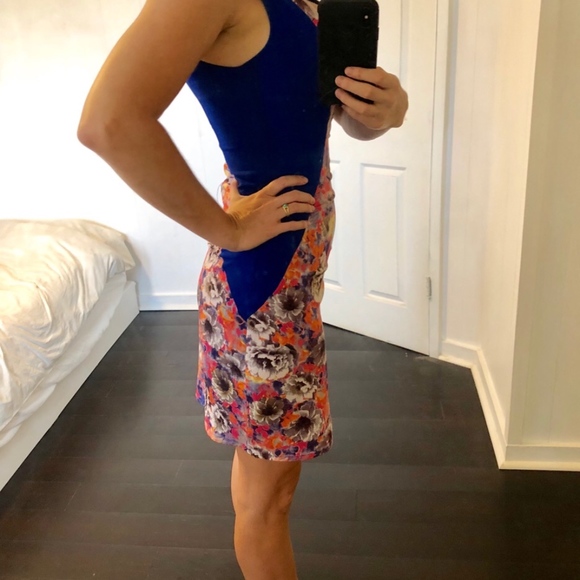 NWOT SKIES ARE BLUE Floral & Blue Bodycon Dress - Picture 3 of 6